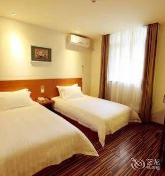 Jinguang Express Hotel Chengdu Yingmenkou Branch Zewnętrze zdjęcie